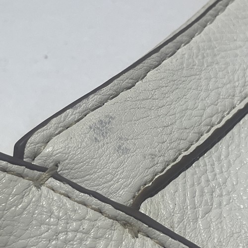La Diva White Large Purse Handbag Shoulder Bag Never Used Hassle Snap Closure - Picture 3 of 11