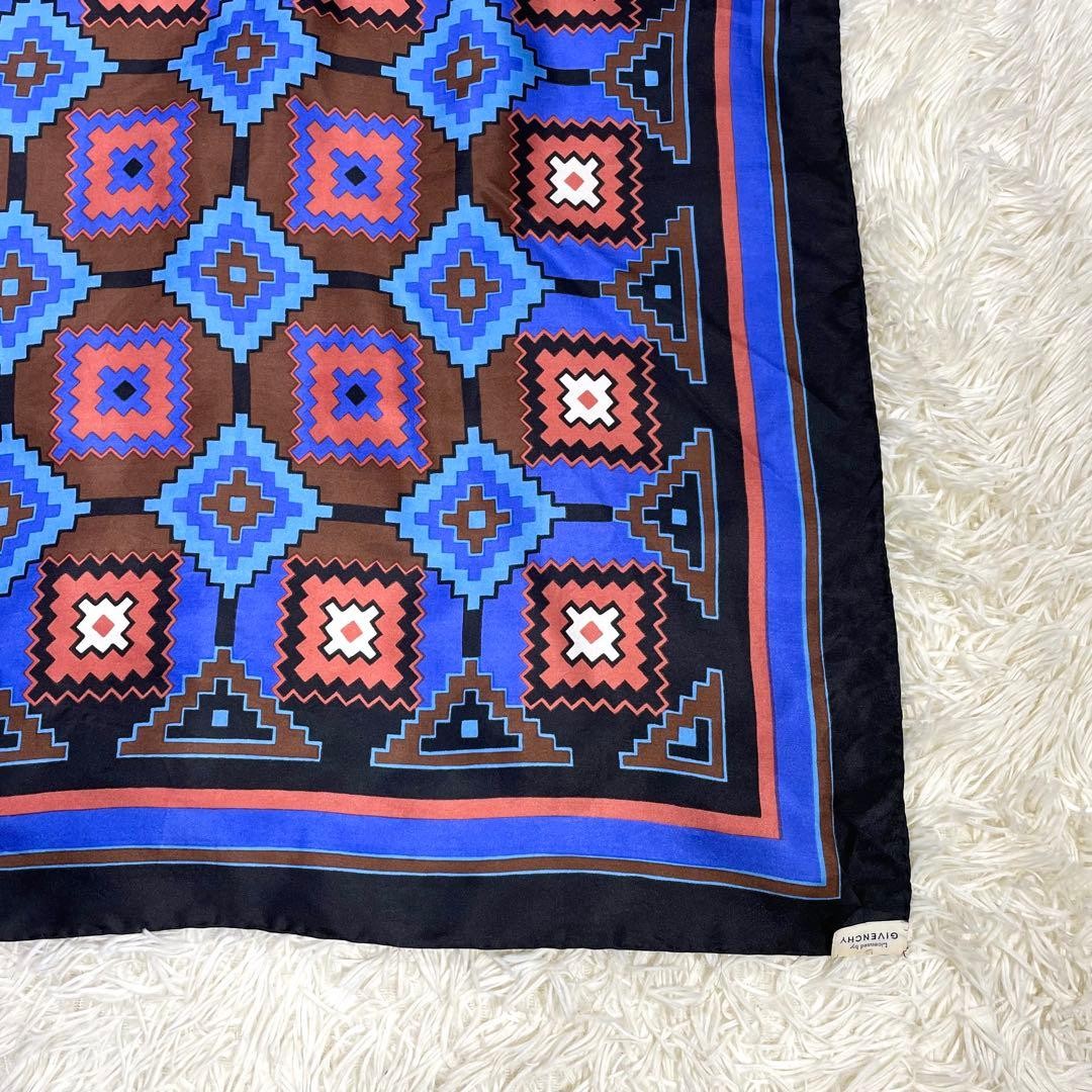 Givenchy All-Over Geometric Pattern Scarf 65x66cm… - image 11