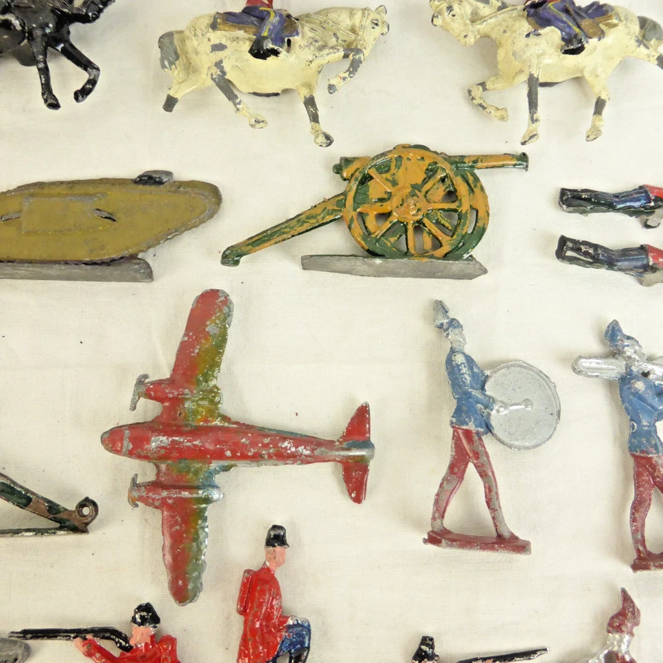 Lote de trabajo de colección plomo fundido sólido juguete plano soldados fecha desconocida x59 Foto 2 de 4
