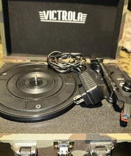 MAGNAVOX STEREO SUITCASE TURNTABLE SYSTEM BLUETOOTH RECORD PLAYER K5