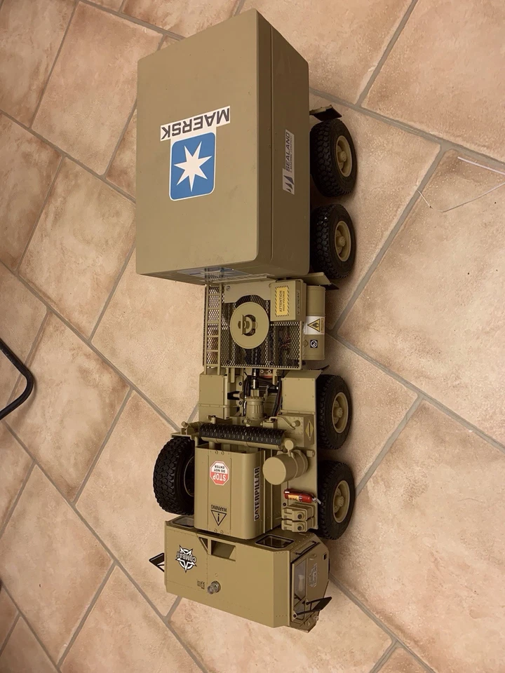 U.S. Militär Truck V2 8x8 1/12 Zugmaschine sandfarben  Mit Sonderaufbau - Bild 4 von 4