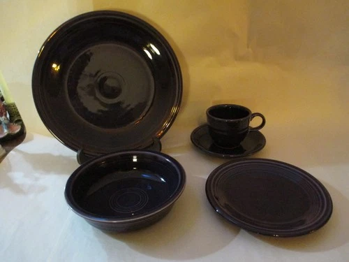 5 Piece Fiesta Plum Dinner Place Setting, Pre-owned
