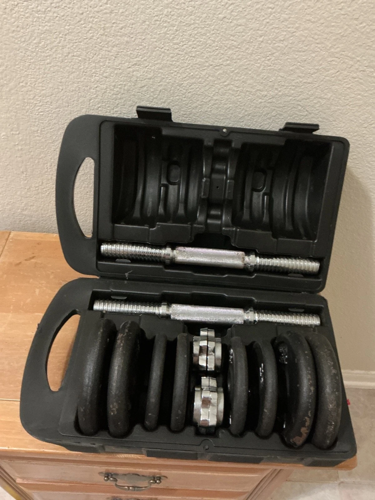 CAP Barbell 30 Pound adjustable Cast iron Dumbbell set with case
Opens in a new window or tab