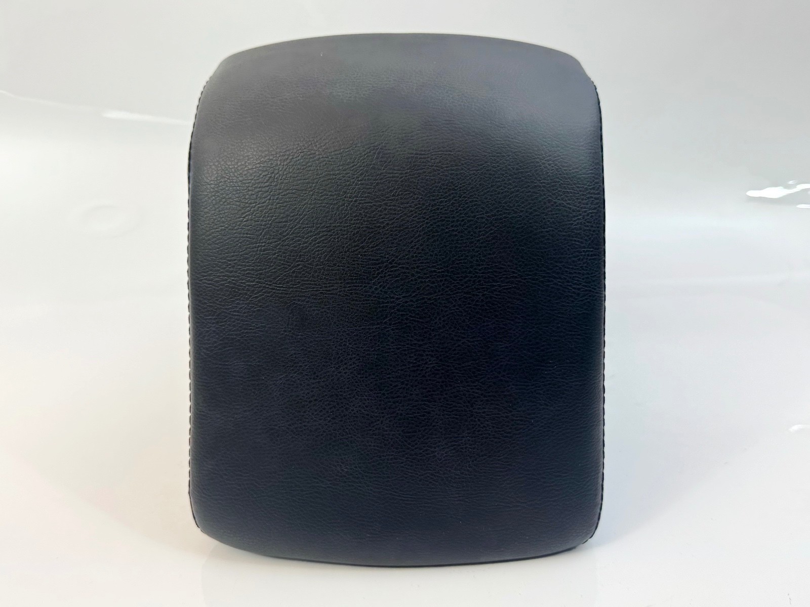 14-18 MAZDA 3 FRONT CENTER CONSOLE ARM REST ARMREST LID TRIM PANEL OEM