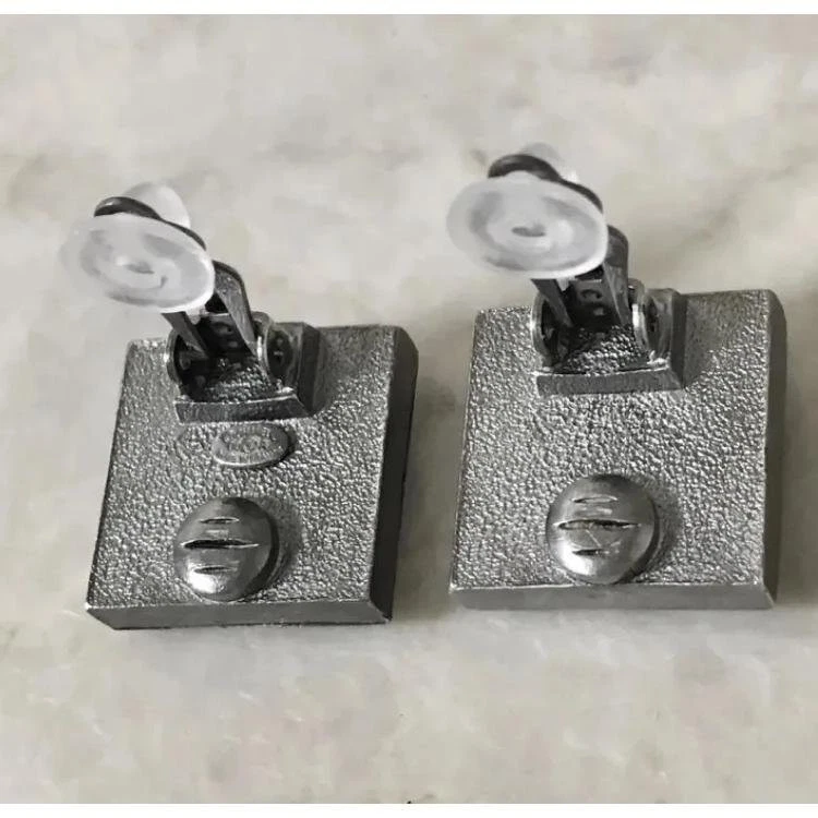 Pendientes mujer Chanel marca coco cristal cuadrado negro plata 17 mm sin caja Foto 3 de 4