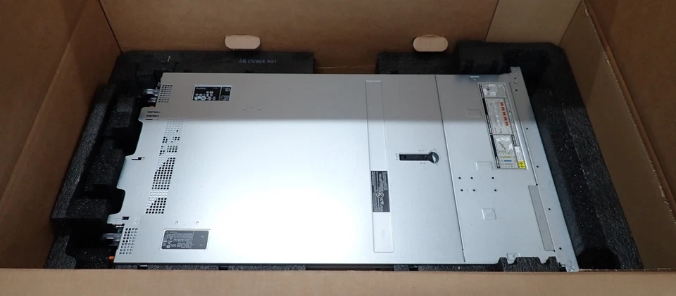 NEW Dell PowerEdge R660 16C Gold 6526Y 32GB DDR5 10Bay 3.84TB SSD H755 1U Server - Image 4 of 4