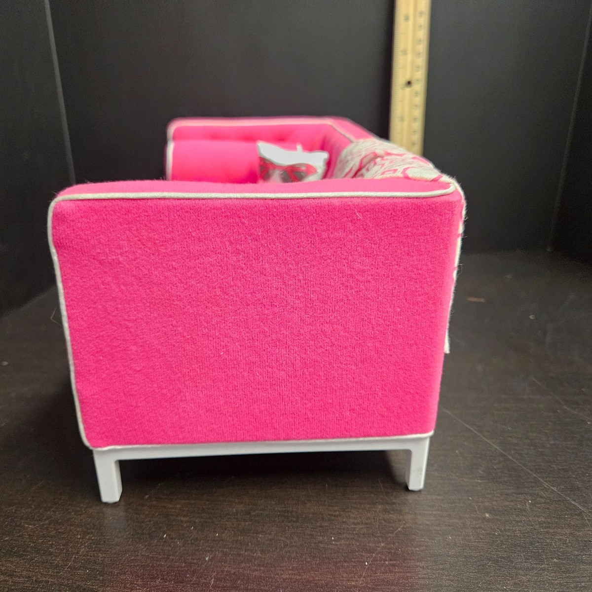 Mattel BARBIE Loves JONATHAN ADLER HAPPY CHIC SOFA Pink COUCH