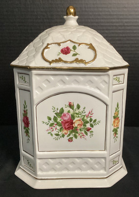 VINTAGE 1962 Royal Albert Old Country Roses Gazebo Cookie Jar #137/7500