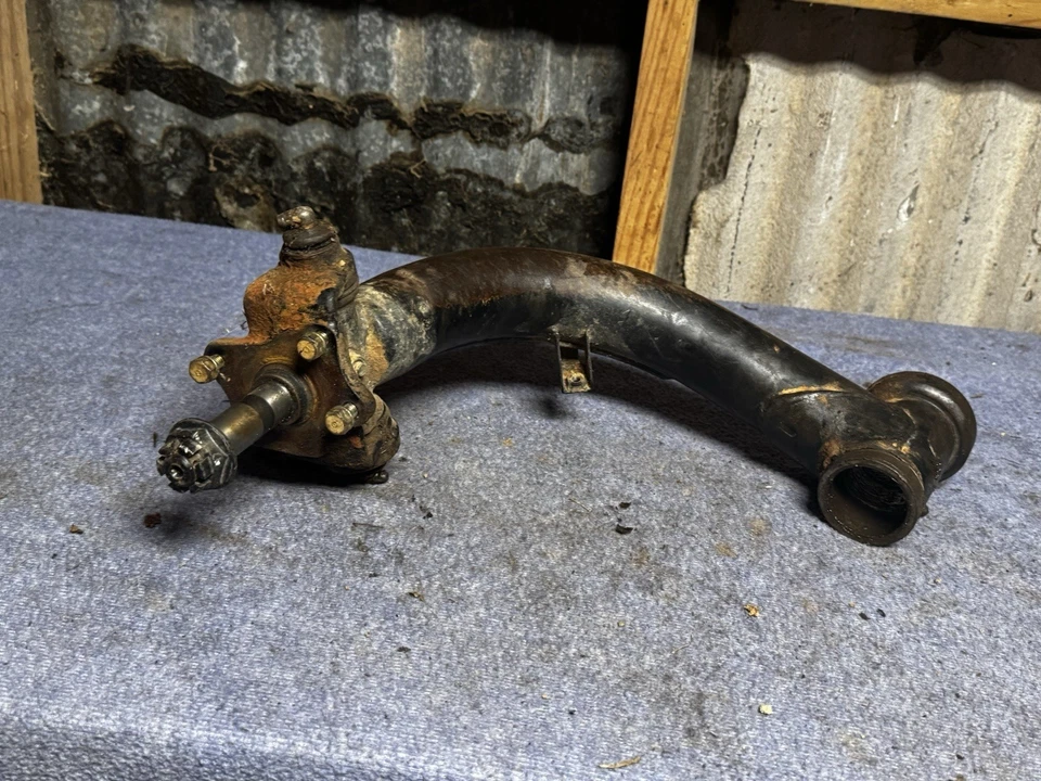 1986 1985 Honda FourTrax 250 TRX250 2x4 OEM FRONT LEFT CONTROL J ARM  - Image 2 of 4