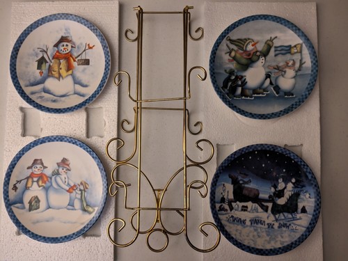 4- 8" Christmas Theme Decorator Wall Plates w/ Metal Plate Rack