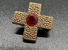 Deutsches Rotes Kreuz Brosche mit Schmuckstein