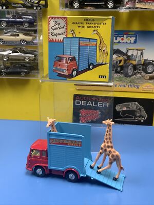 CORGI-BEDFORD CHIPPERFIELDS CIRCUS GIRAFFE TRANSPORTER # 503