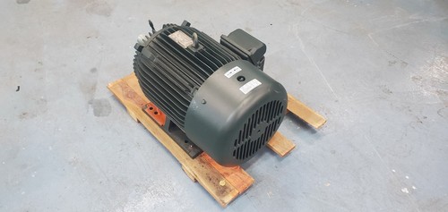 BRAND NEW Toshiba B0404FLF3BSHJ01 TKKH FBK1 841 40HP 1770RPM 460v 324T NEMA - Picture 4 of 10