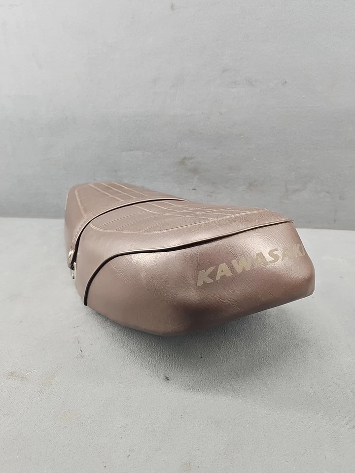 Kawasaki KZ400A KZ400 KZ 400 1975 1976 1977 original asiento marrón fabricante original usado Foto 3 de 4