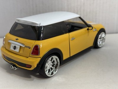 JADA DUB 2007 MINI COOPER S YELLOW 1:24 DIECAST MODEL CAR NEW NO