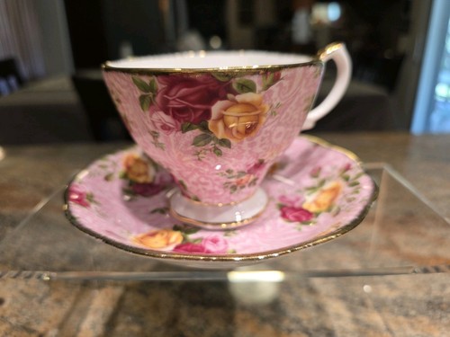 ROYAL ALBERT Old Country Roses GREEN CHINTZ and DUSKY PINK LACE Cup and Saucer - Picture 16 of 22
