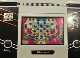 NINTENDO PINBALL Game and Watch vintage electronic handheld LCD game 1983