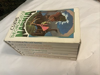 The Chronicles of Narnia by Lewis (Paperback) in slipcase Set 7