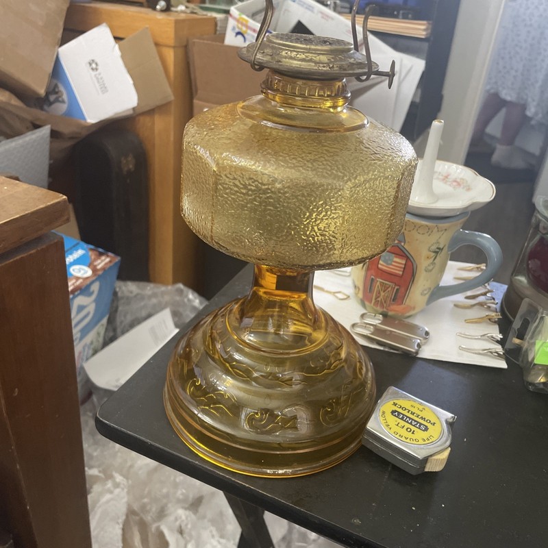 Vintage Amber Pressed‑Glass Oil Lamp globe