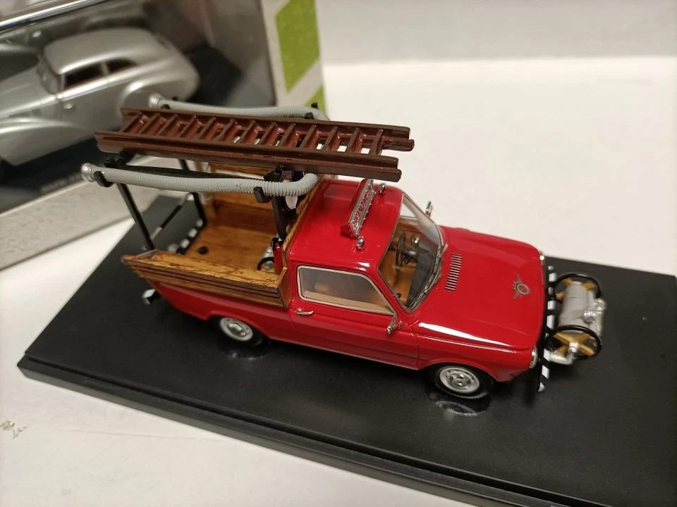 Autocult 1:43 Dutch DAF 44 Brandweer Red Cloud Ladder Rescue Fire Truck Model - Image 3 of 4