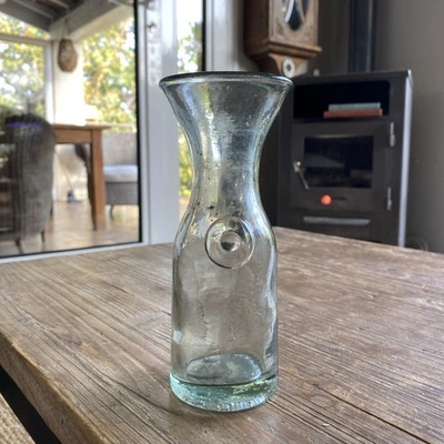 petite bouteille ancienne en verre épais vert artisanale carafe vase vintage - Photo 1/4