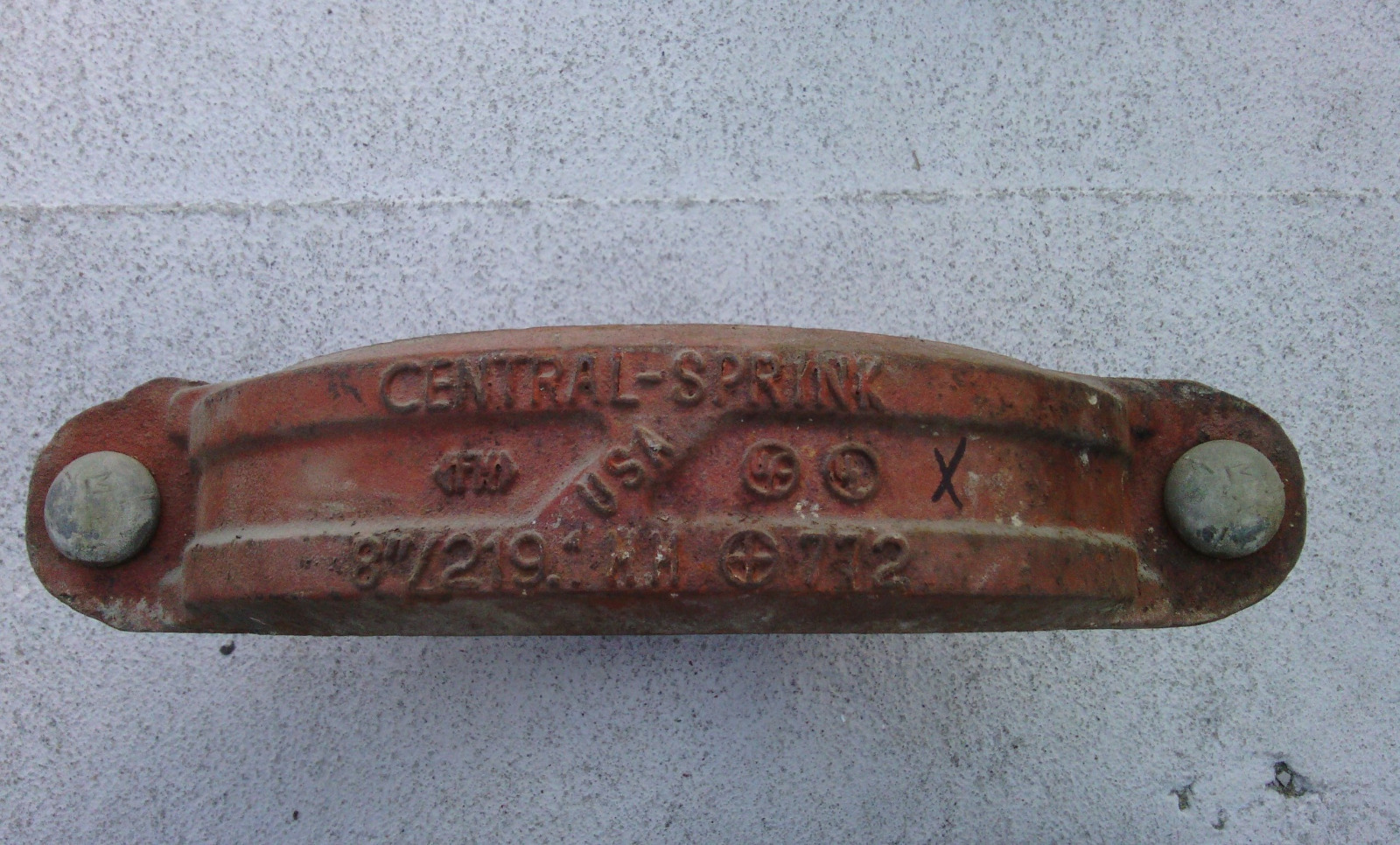 CentralSprink 8" Cast Iron Pipe Coupling w/Gasket (Fire Suppression