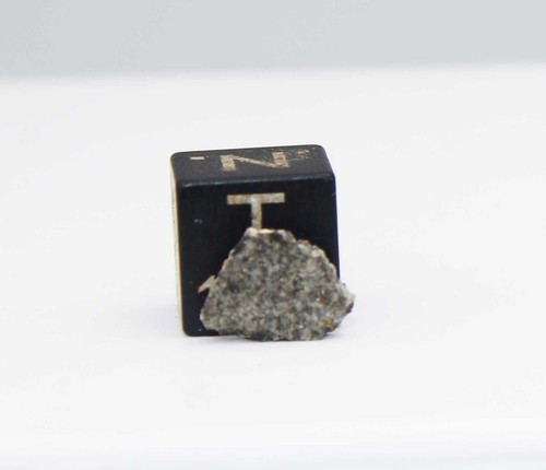Tranche de Météorite NWA 15016 - Martienne Ach Shergottite ( 0.226 g - 018 ** ) - Picture 3 of 10