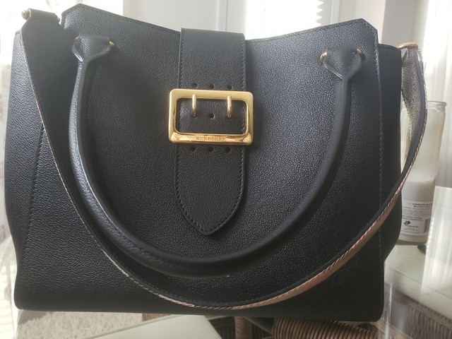 burberry medium buckle tote