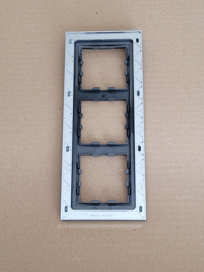 Kallysta épure Plaque 3 Postes Verticale Entraxe 71 Peinture Metal Col Titane Wkn819 3250617168199 Kallysta épure Plaque 3 Postes Verticale Entraxe 71 Peinture Metal Col Titane Wkn819 3250617168199