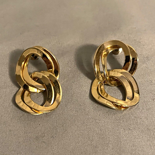 Gold Tone Oval Interlocking Loop Stud Earrings Metal Butterfly Back Lobe