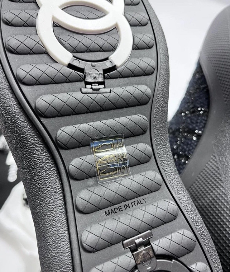 CHANEL Fall-Winter 22/23 Winter Sneakers Size: 42 fits UK8.5/9 image 10