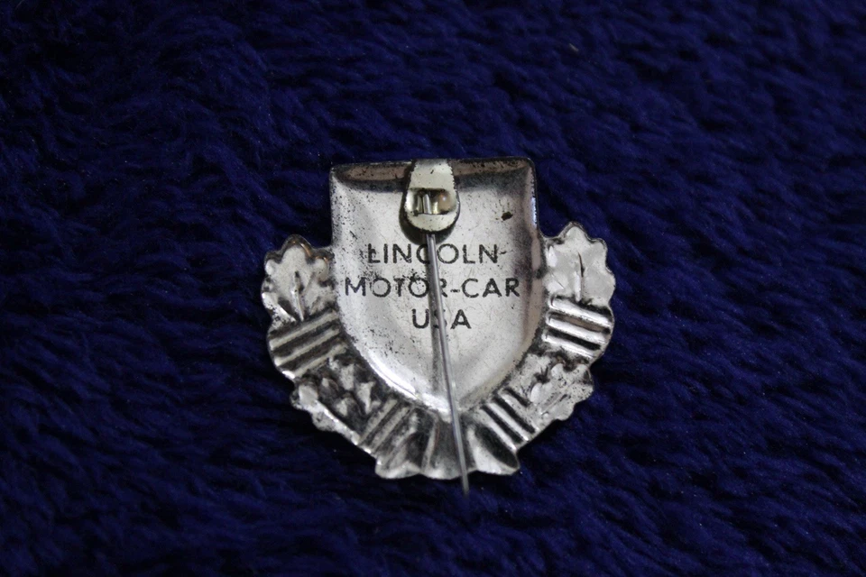 Vintage Metal Lincoln Hat Lapel Pin Accessory Emblem Logo Badge - Image 2 of 3