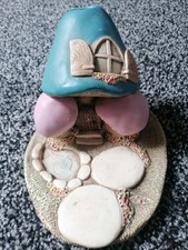 Rabbit bunny house display Moorcroft vgc Pendelfin style