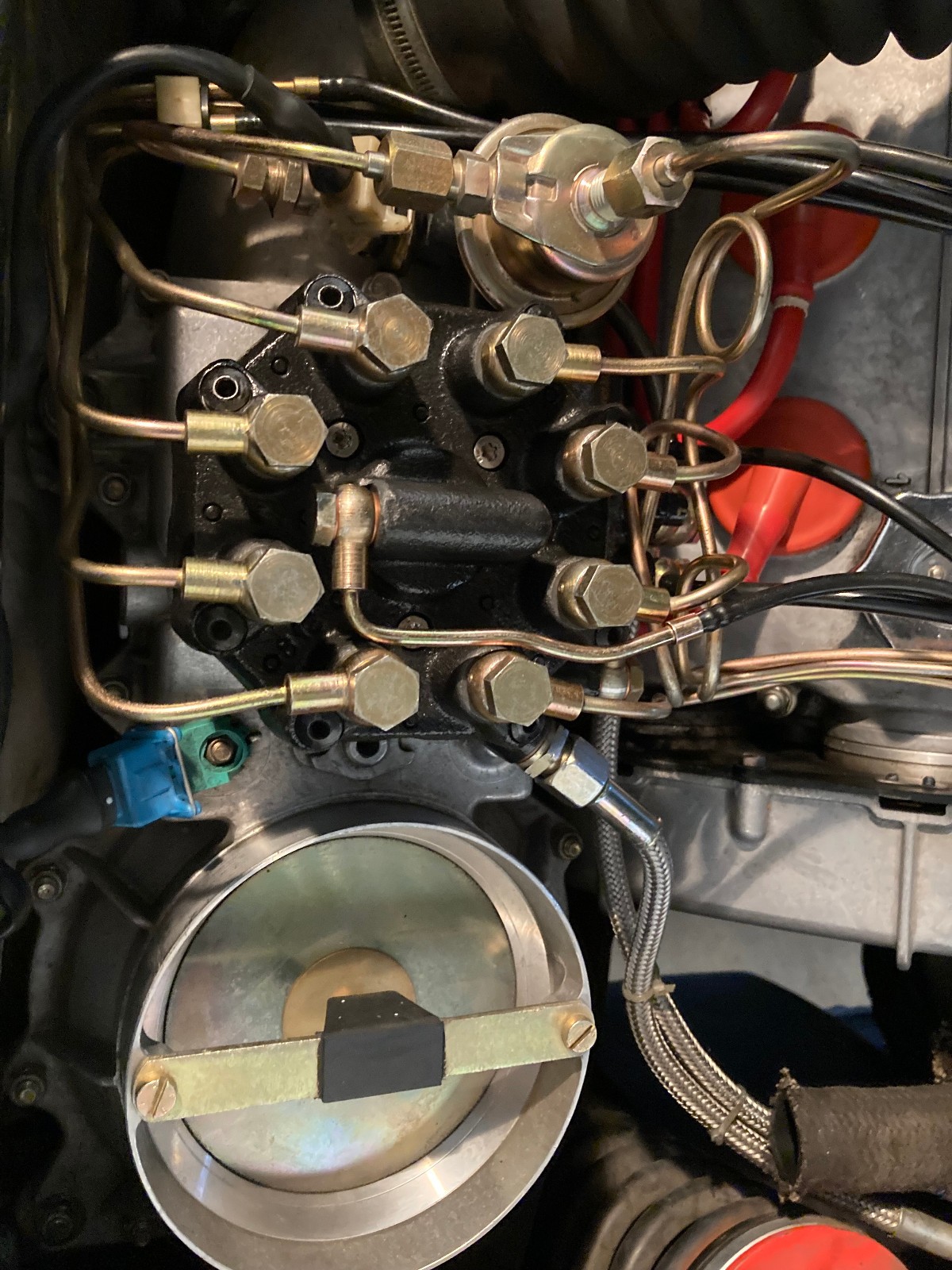 FERRARI 308 Gts-328-Gts MONDAL V8 QV FUEL DISTRIBUTOR is Oem Part..