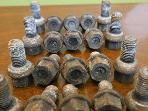 W123 MERCEDES 240D 20x RIM WHEEL LUG NUTS OEM SET - Picture 3 of 6
