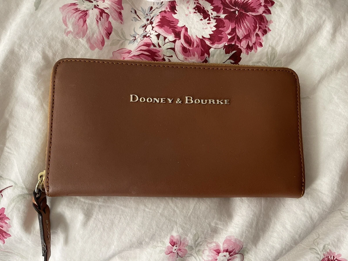 Dooney and bourke 2025 purse and wallet set