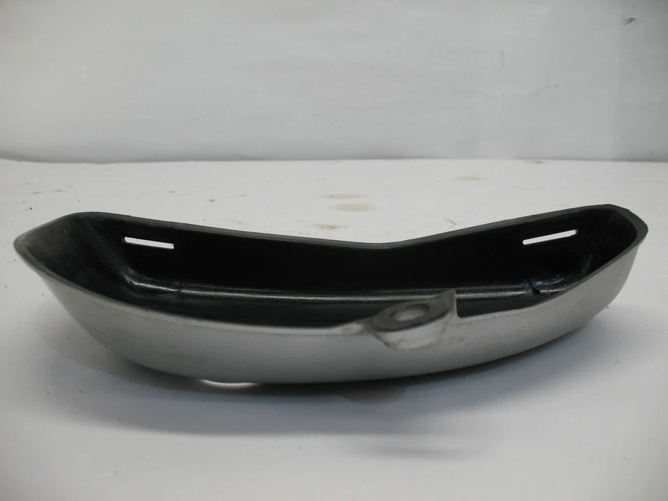 Suzuki Honcho TS100 1974 lado derecho cubierta del tanque de aceite Foto 4 de 4