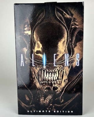 NECA Aliens Ultimate Warrior Alien (Blue) Action Figure (1986 Movie)