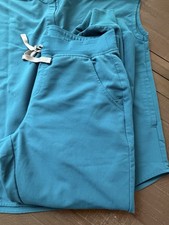 FIGS Scrub Set XS TOP Pacific Blue Rafaela Top Zamora Jogger Pants MD M