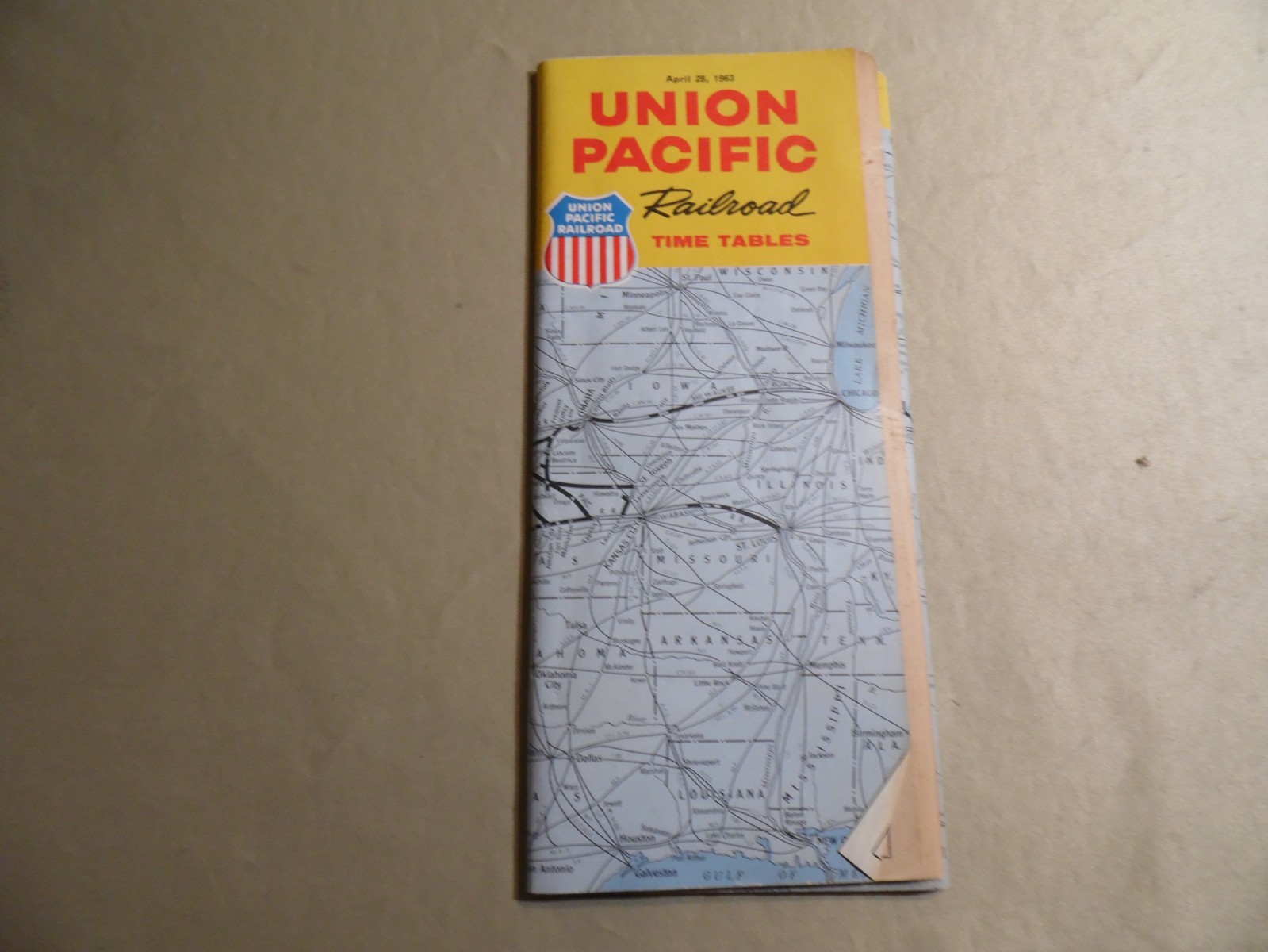 Union Pacific Railroad Time Table (Used) April 28 1963 / Free USA Shipping