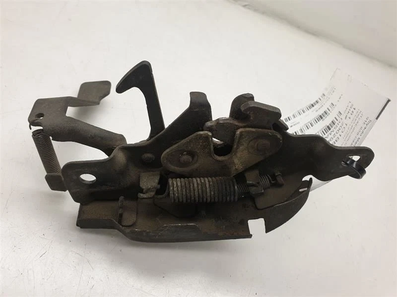 88-91 TOYOTA COROLLA HOOD LATCH - Image 2 of 4