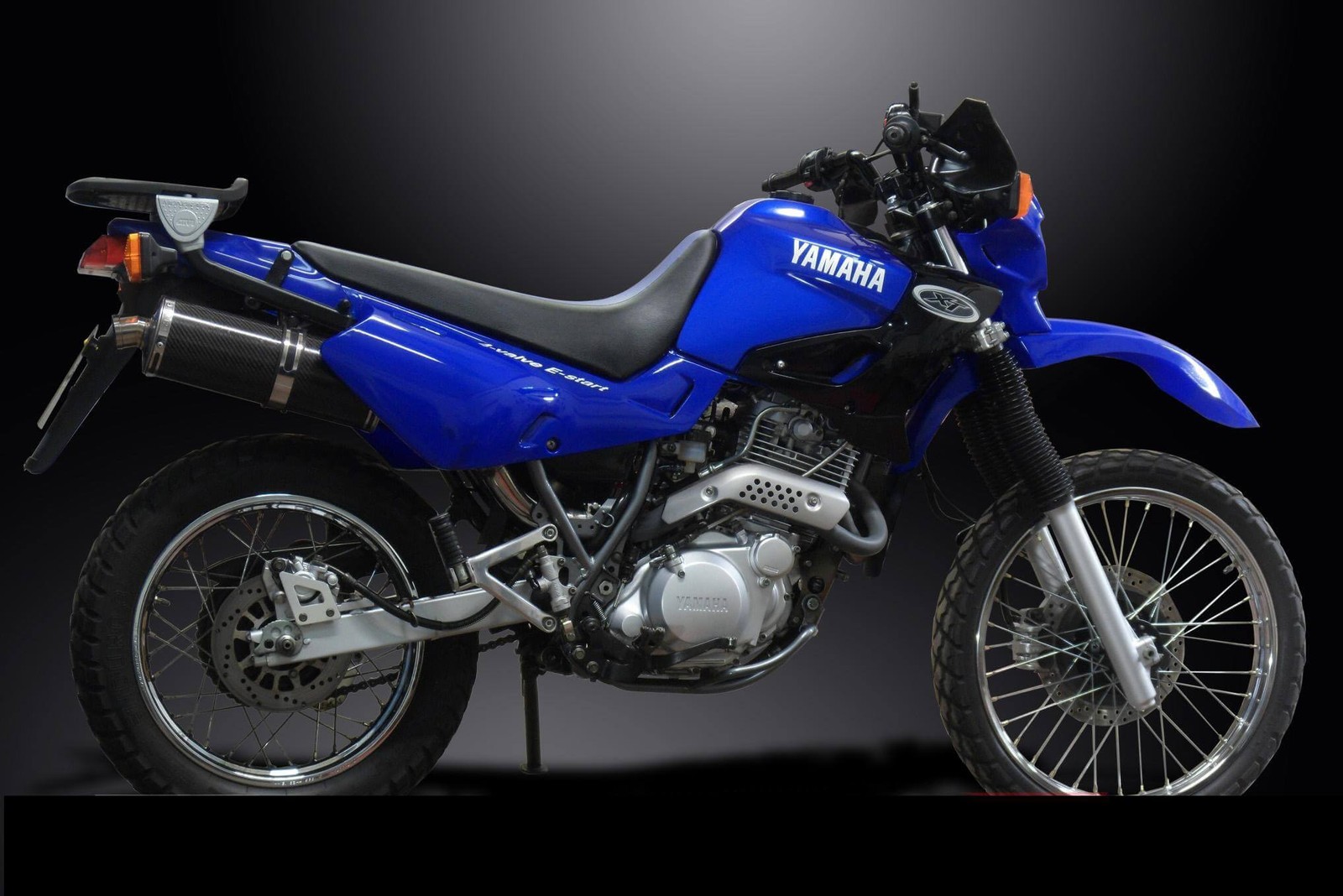 Silencieux Delkevic carbone pour moto Yamaha XT 600 E de 1990 à 2005