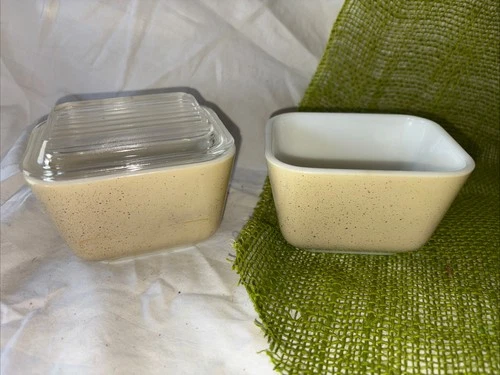 Vintage 501C Pyrex Homestead Tan Speckle 12 Oz 350 ml Refrigerator Dish & Lid