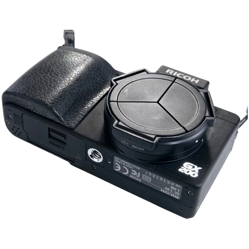 Ricoh GX200 VF Kit 12.1MP Compact Digital Camera Black Operation Confirmed - Image 3 of 3