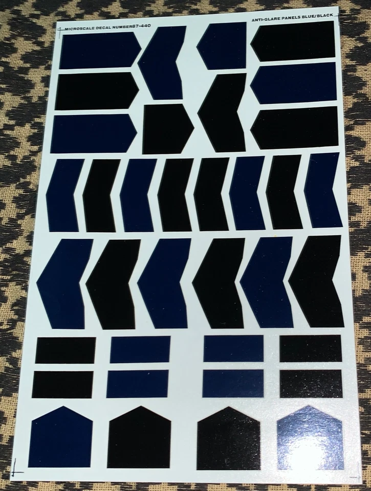 DIESELS BLACK & BLUE ANTI-GLARE PANELS Microscale HO #87-440 - Image 2 of 4