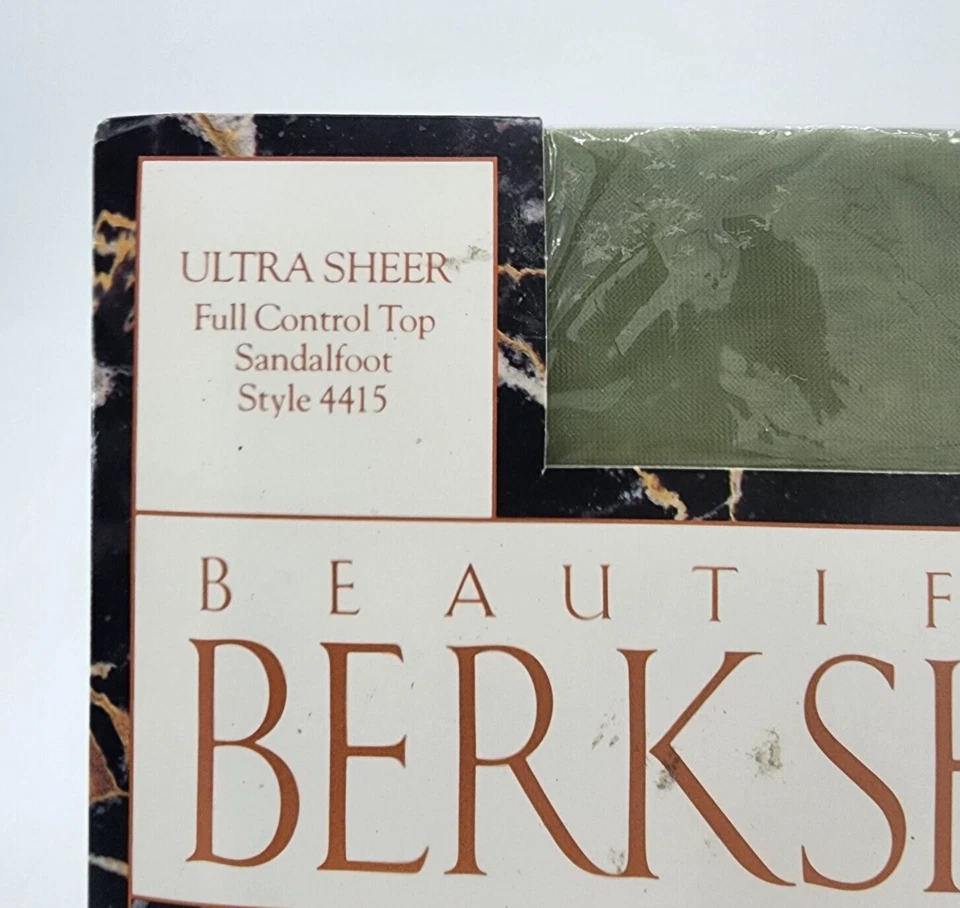 Колготки Berkshire Ultra Sheer Full Control Top Sandalfoot 4415 нефритово-зеленые размер 2 - Изображение 2 из 4