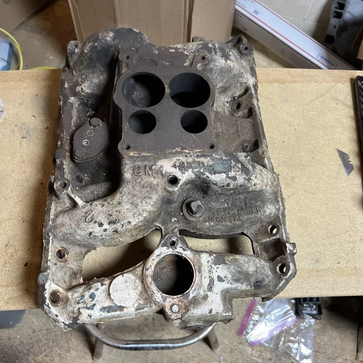 1974 Pontiac 350 400 4 Barrel Cast Iron Intake 495106 L203