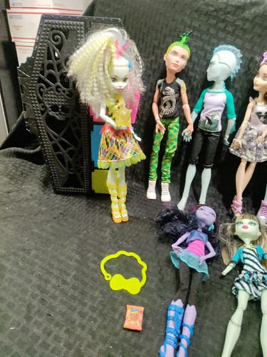Lote de 8 muñecas y accesorios Monster High - Imagen 2 de 7