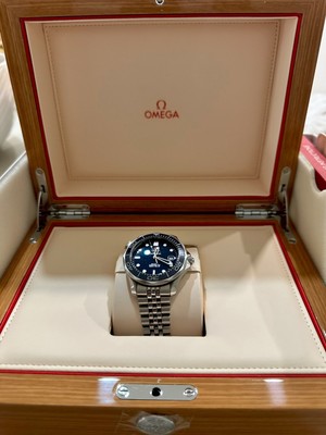Omega Seamaster Professional Diver 300M 41mm Blue dial Steel Box and Papers