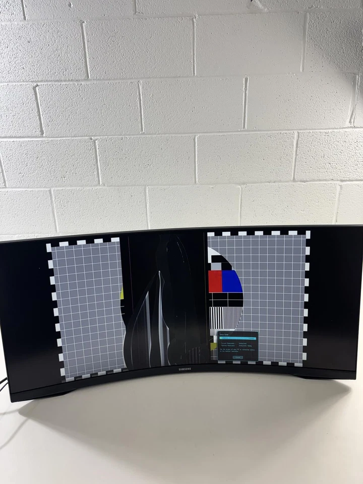 Samsung 34' Odyssey G5 Ultra-Wide Gaming Monitor (LCD Damage) - Image 2 of 4